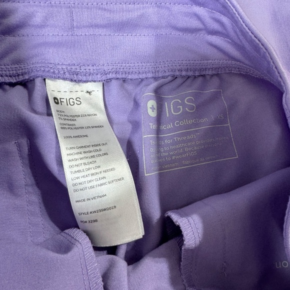 FIGS XS SET IN LAVENDER - Picture 2 of 6